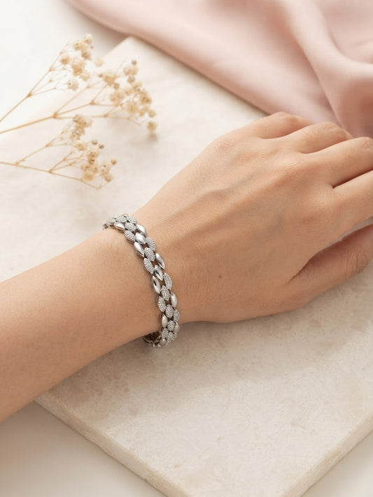 Elegant Silver Link Bracelet